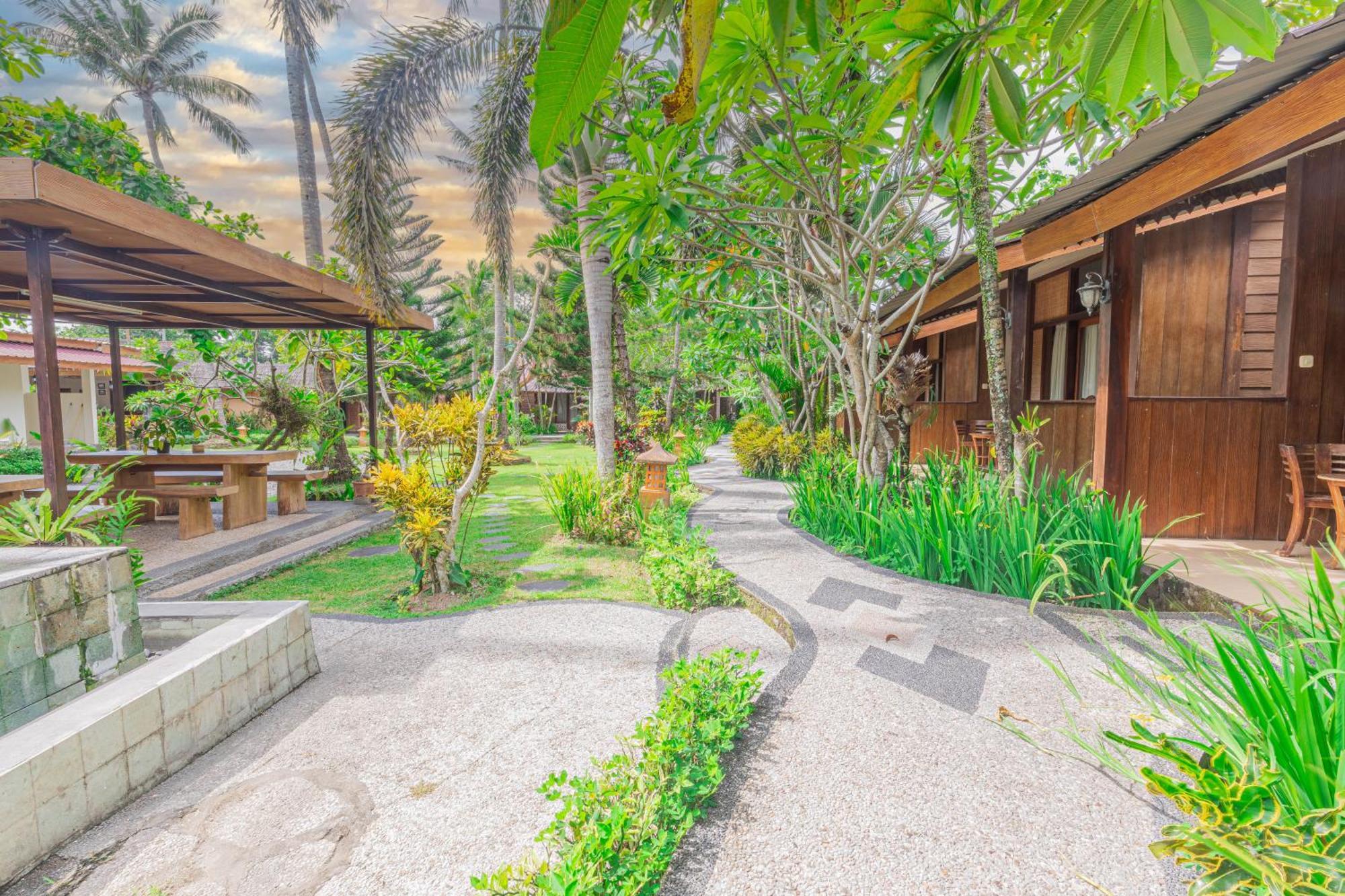 Green Asri Hotel Senggigi Eksteriør billede